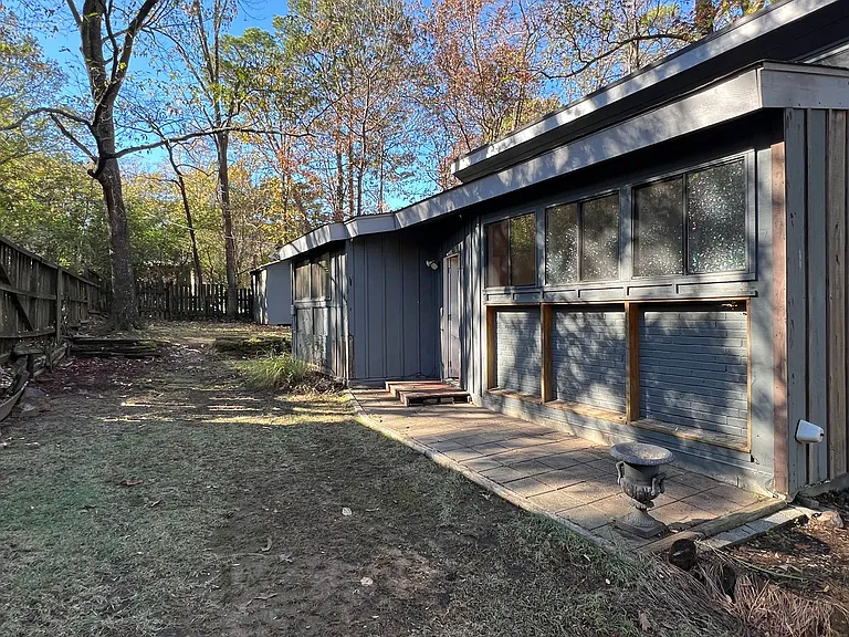 400 Atkins Rd — Photo 16