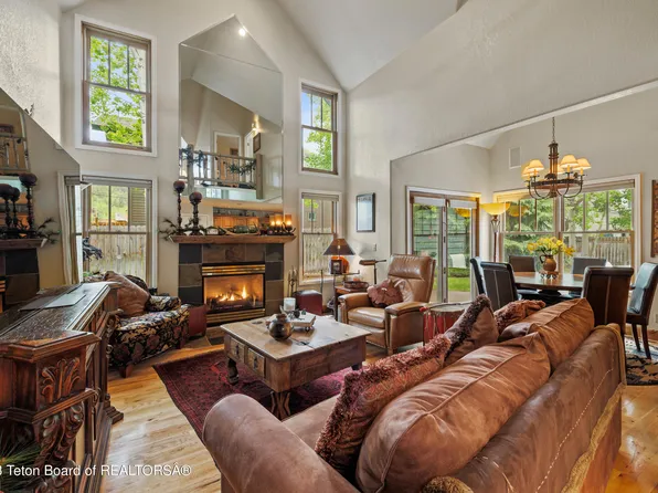 690 E Hansen Ave, Jackson, WY 83001