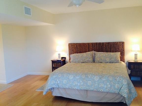 5th image of 907 Panama Ct Unit 404