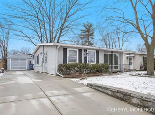 1332 Cedar St NE, Grand Rapids, MI 49503
