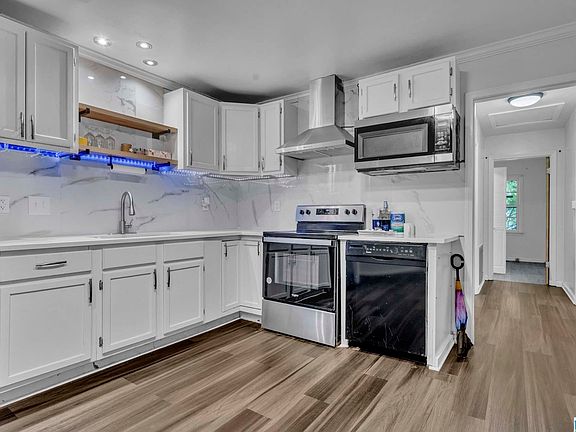3rd image of 4346 31st Ave E