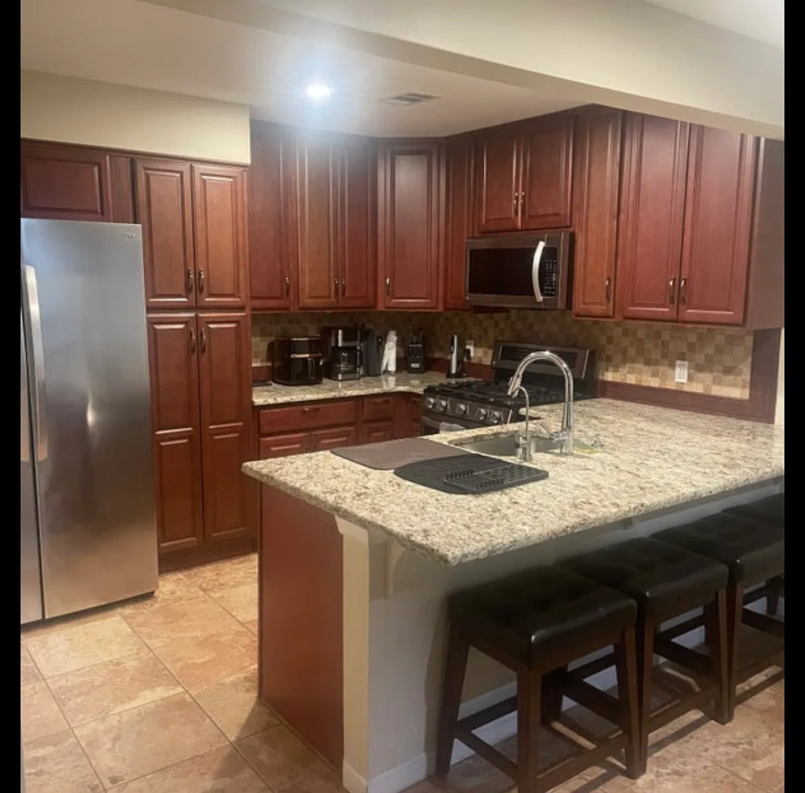3 bed, 2.5 bath, $1,250 — Photo 2