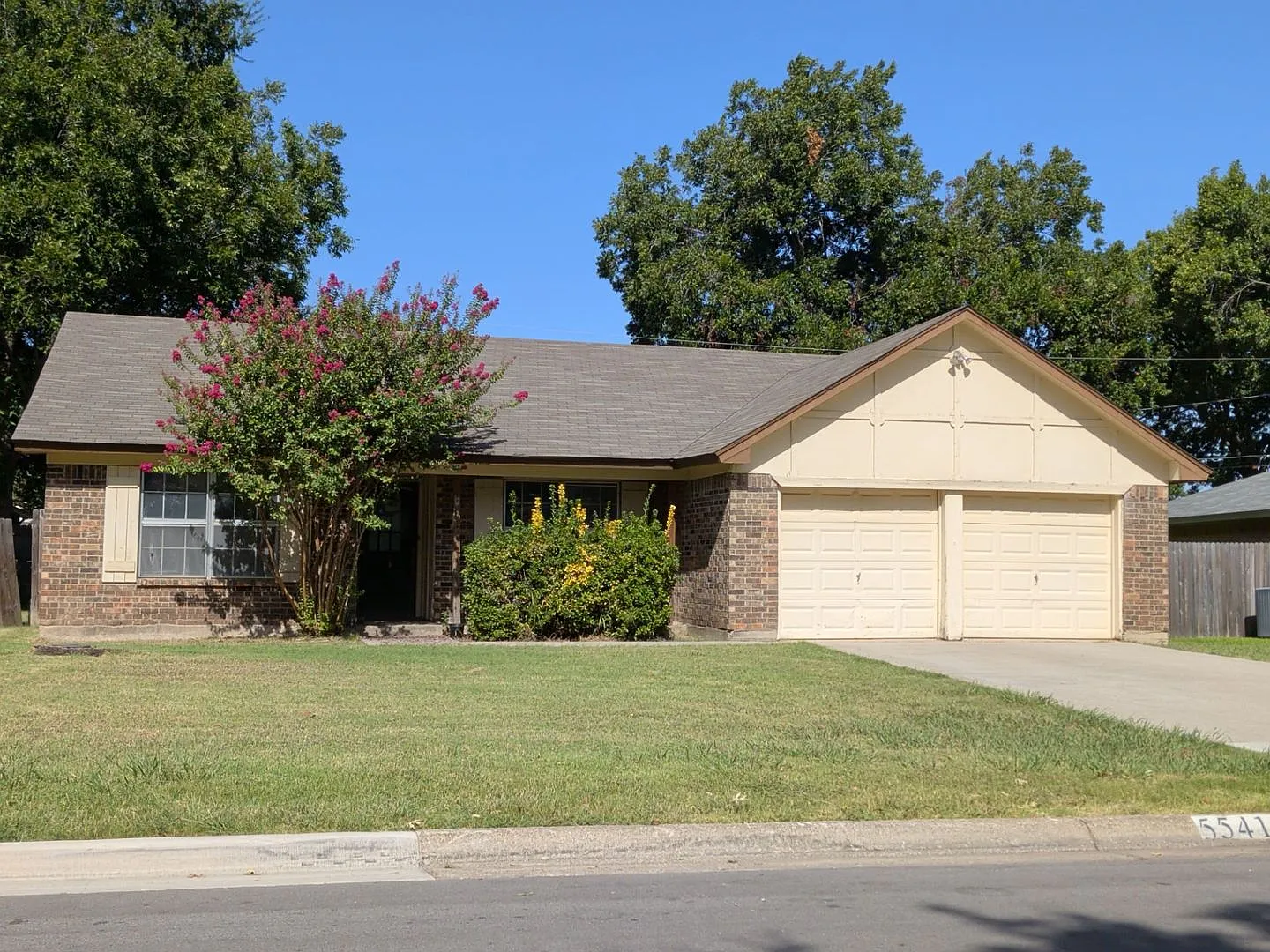5541 Woodview, North Richland Hills, TX 76180 — Photo 1