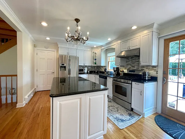 Pleasant Ln — Photo 8