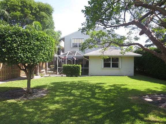 4th image of 3318 NW 23rd Ct