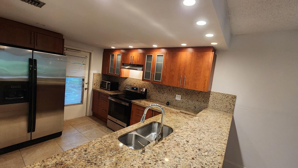 2851 S PALM AIRE Drive #101, photo 3