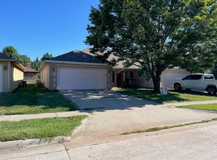 509 E Arrowhead St, Springfield, MO 65807