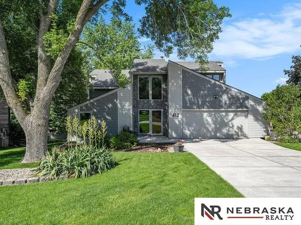 412 S 152nd Cir, Omaha, NE 68154