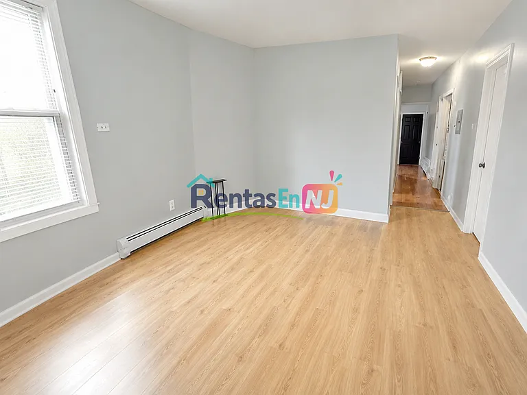 148 Chadwick Ave #3D — Photo 1
