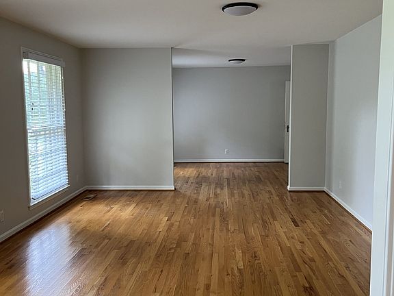 5th image of 810 Davis Dr