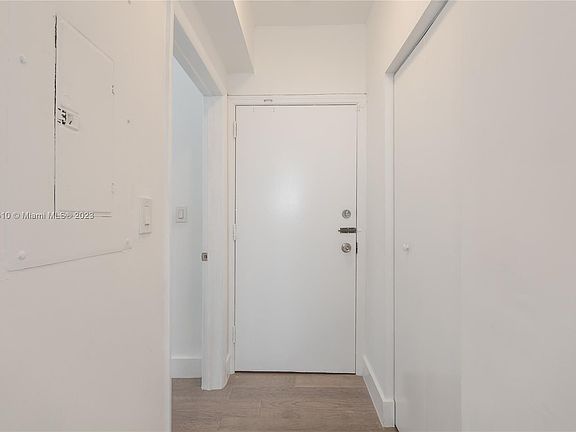 4th image of 557 Meridian Ave #A
