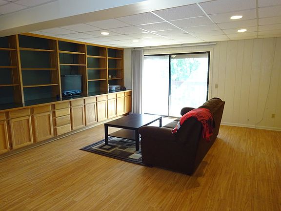 3rd image of 3008 Nob Hill Dr
