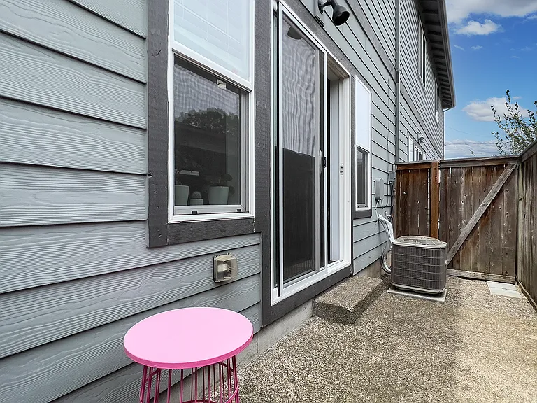 6426 N Maryland Ave — Photo 10