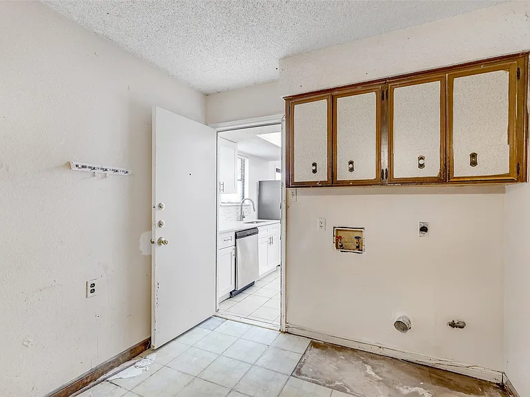 9604 Night Star Dr #B — Photo 16