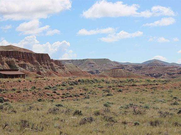 3rd image of 32 Painted Hills Dr