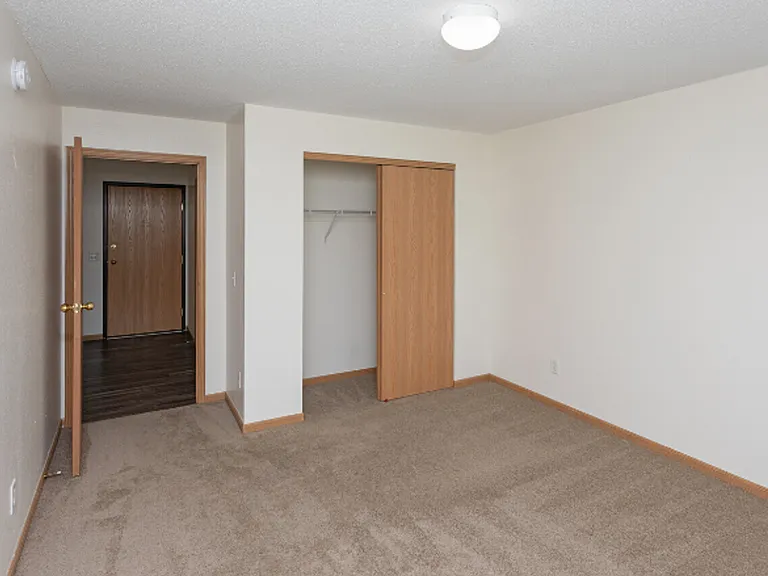 Ashwood Birchwood Apartments — Photo 16