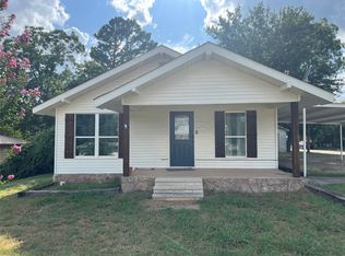 202 S 7th St, Jacksboro, TX 76458