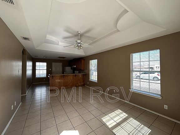 2nd image of 3113 Carson St