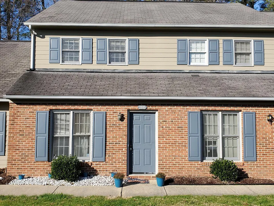 2605 Hitchcock Dr
