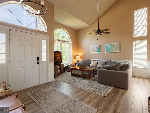 4th image of 32 Biddle Way