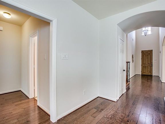 2nd image of 27027 Franklin Park Dr