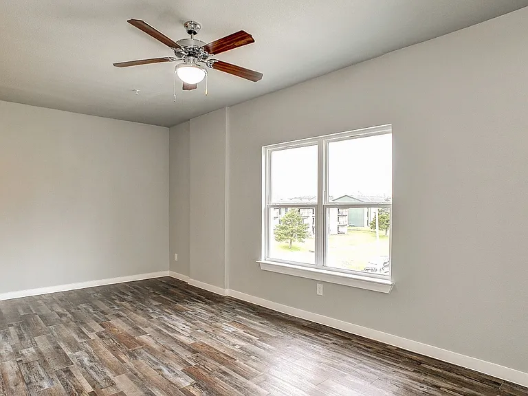 1410 Park Pl #210 — Photo 8