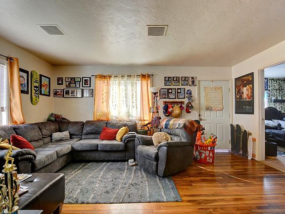 5th image of 1102-1104 Withington St