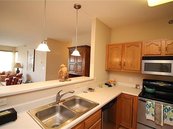 5th image of 1333 SE University Ave Unit 202