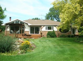 5S662 Radcliff Rd, Naperville, IL 60563