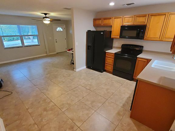 5th image of 320 7th St N #B