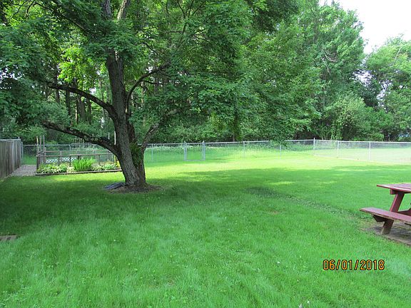 4th image of 329 Brookfield Ave