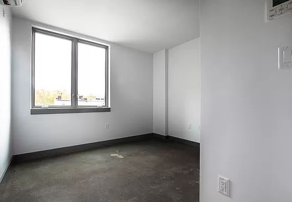 5th image of 410 Tompkins Ave #G5