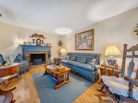 2nd image of 5238 Lakeland Dr