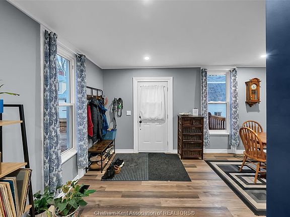 4th image of 17 Jane St #15