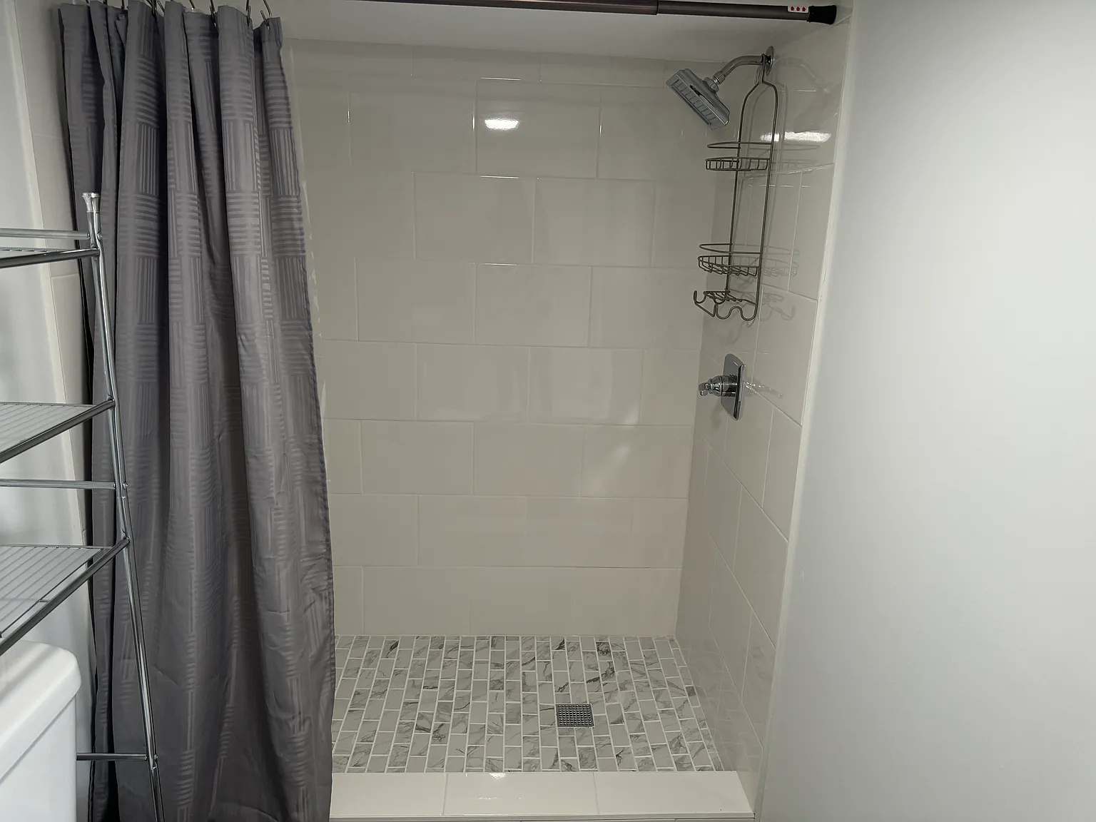 1 bed, 400 sqft, $1,600 — Photo 3