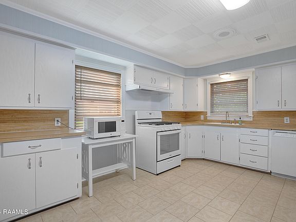 5th image of 209 Bodin Dr