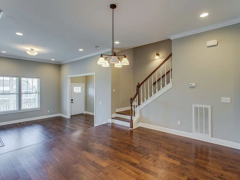 4516 Michigan Ave — Photo 10