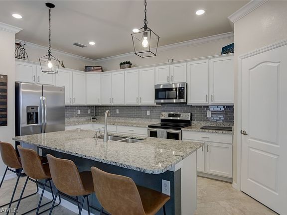 3rd image of 4125 Lemongrass Dr