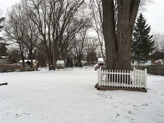 3rd image of 213 Northwood Dr