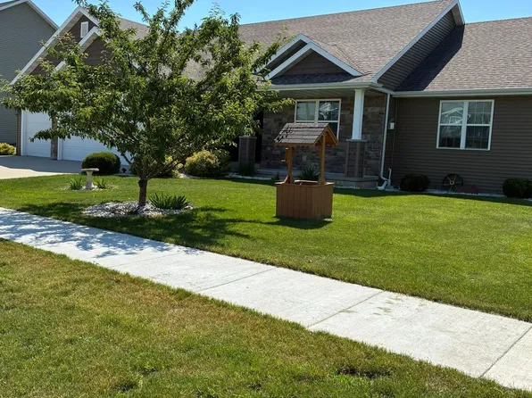 2431 Bruce St, Neenah, WI 54956