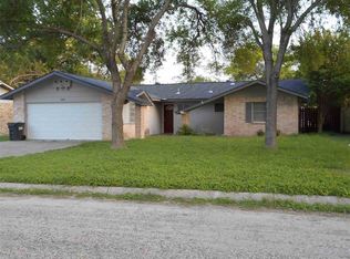 106 Pauline Ave, Del Rio, TX 78840
