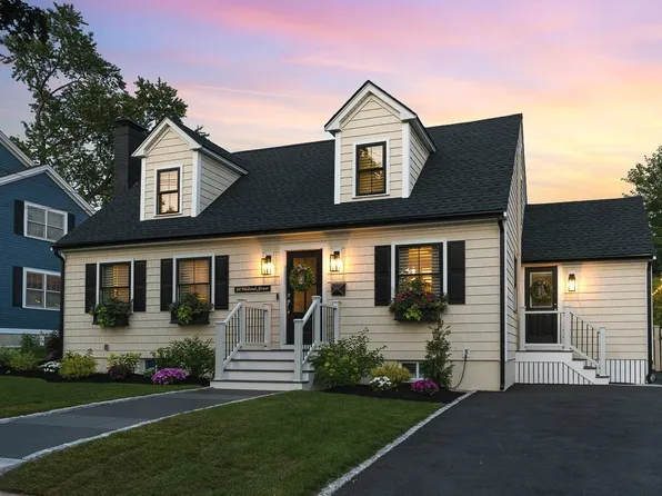 50 Holland St, Winchester, MA 01890