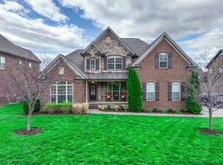 1390 Round Hill Ln, Spring Hill, TN 37174