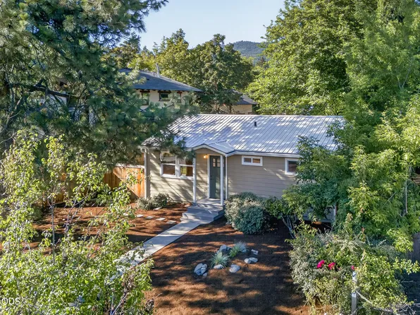840 B St, Ashland, OR 97520