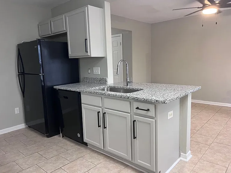 5365 Esther Ln — Photo 3