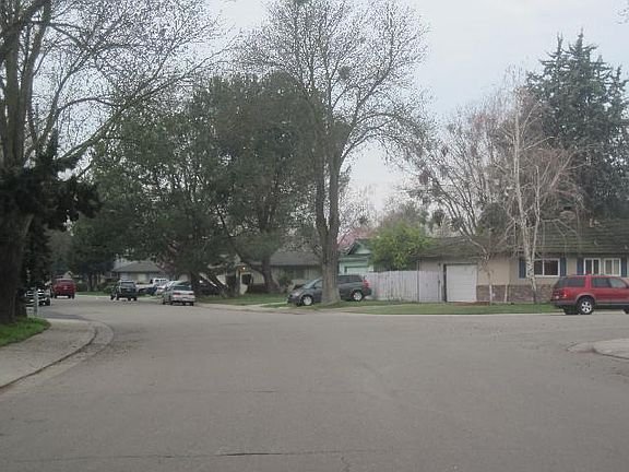 5th image of 2220 Portola Ave