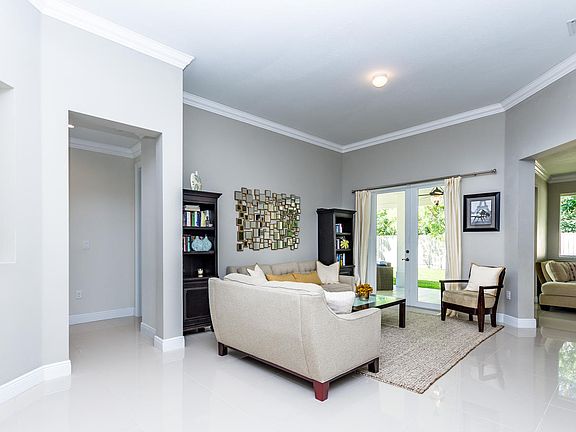 3rd image of 19000 SW 82nd Ct