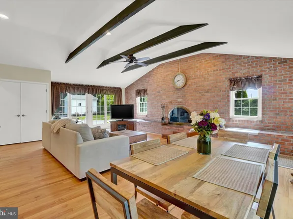 11501 Harford Rd, Glen Arm, MD 21057