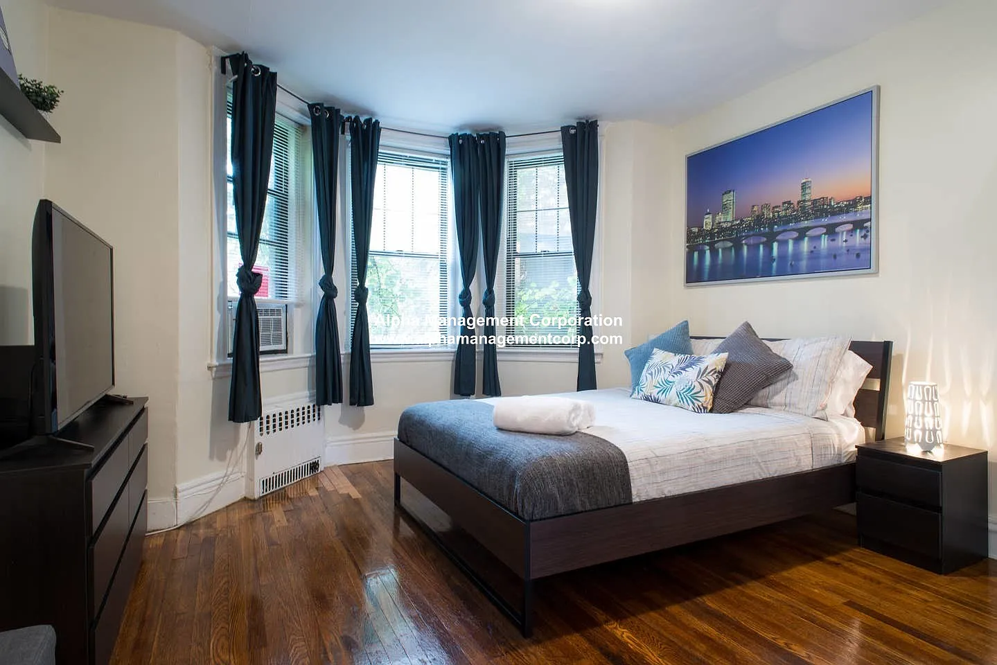 2 bed, 700 sqft, $3,800 — Photo 1