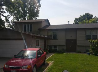 131 Ray St, Poplar Grove, IL 61065